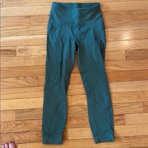 Lululemon workout crop